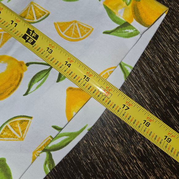 Isaac Mizrahi Size 12 Women Lemon Print Tailored Stretch Sailor Shorts - Picture 7 of 10